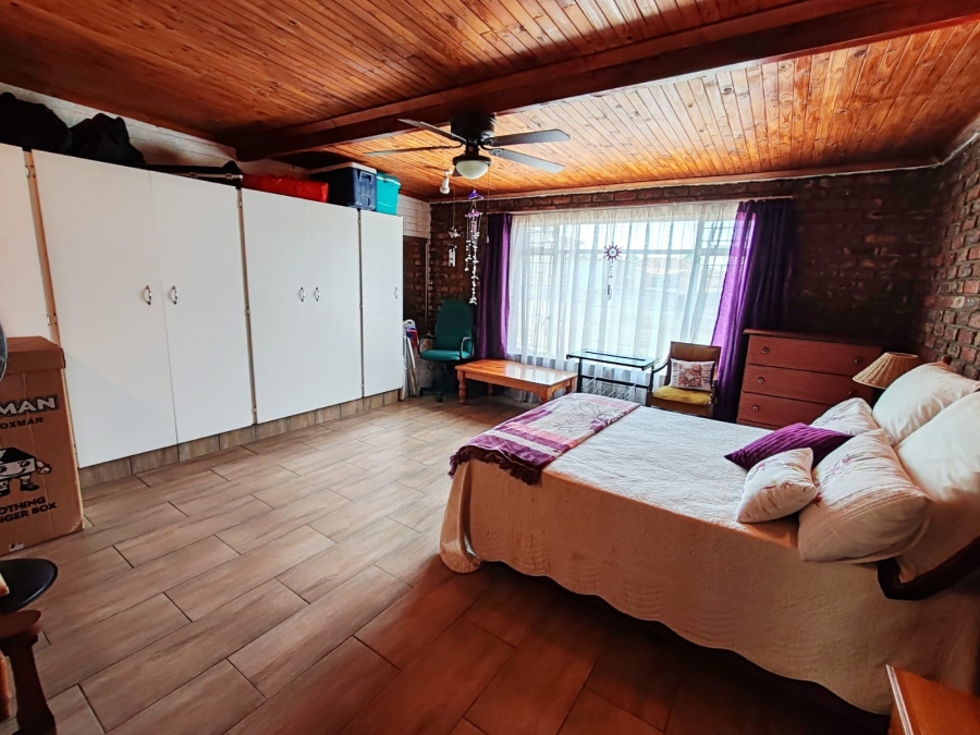 5 Bedroom Property for Sale in Miederpark North West